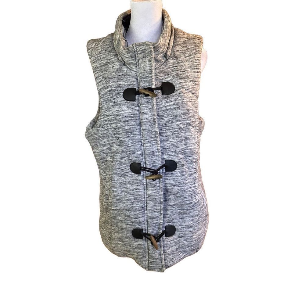 Maurice’s XL Toggle Puffer Vest Sleeveless Pockets Zip up and Buttons Soft